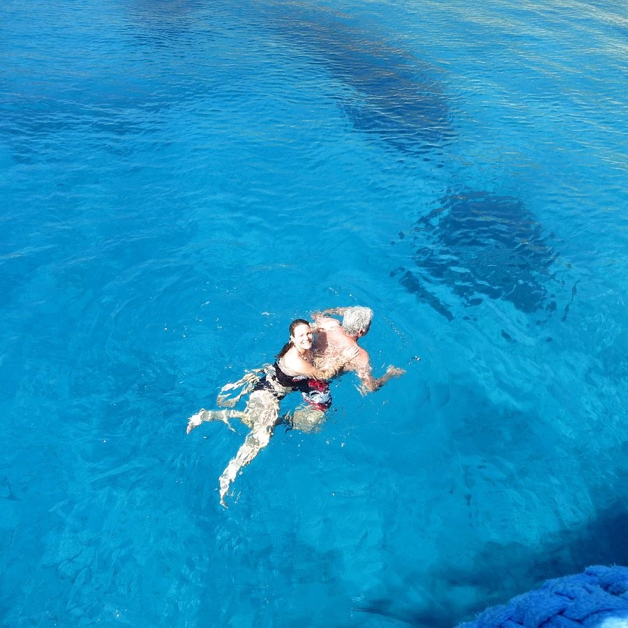 guided sailing tour in meditterranean with clearest blue water